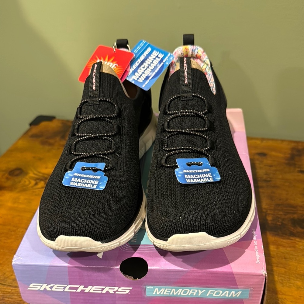 Skechers Black Sneakers Lightweight Cushioned Sole